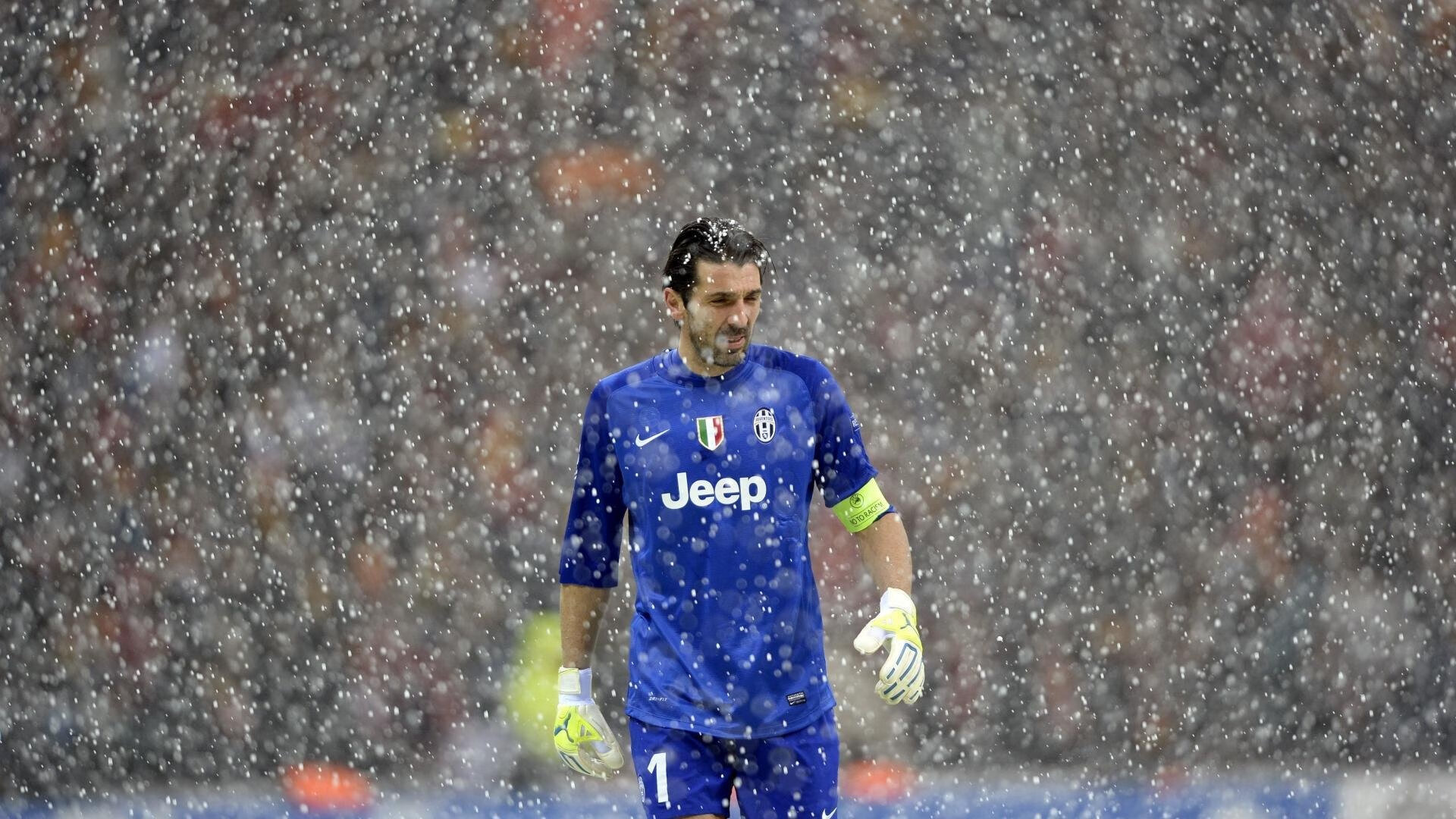 极简装备徒步挑战赛 限定负重考验规划与意志